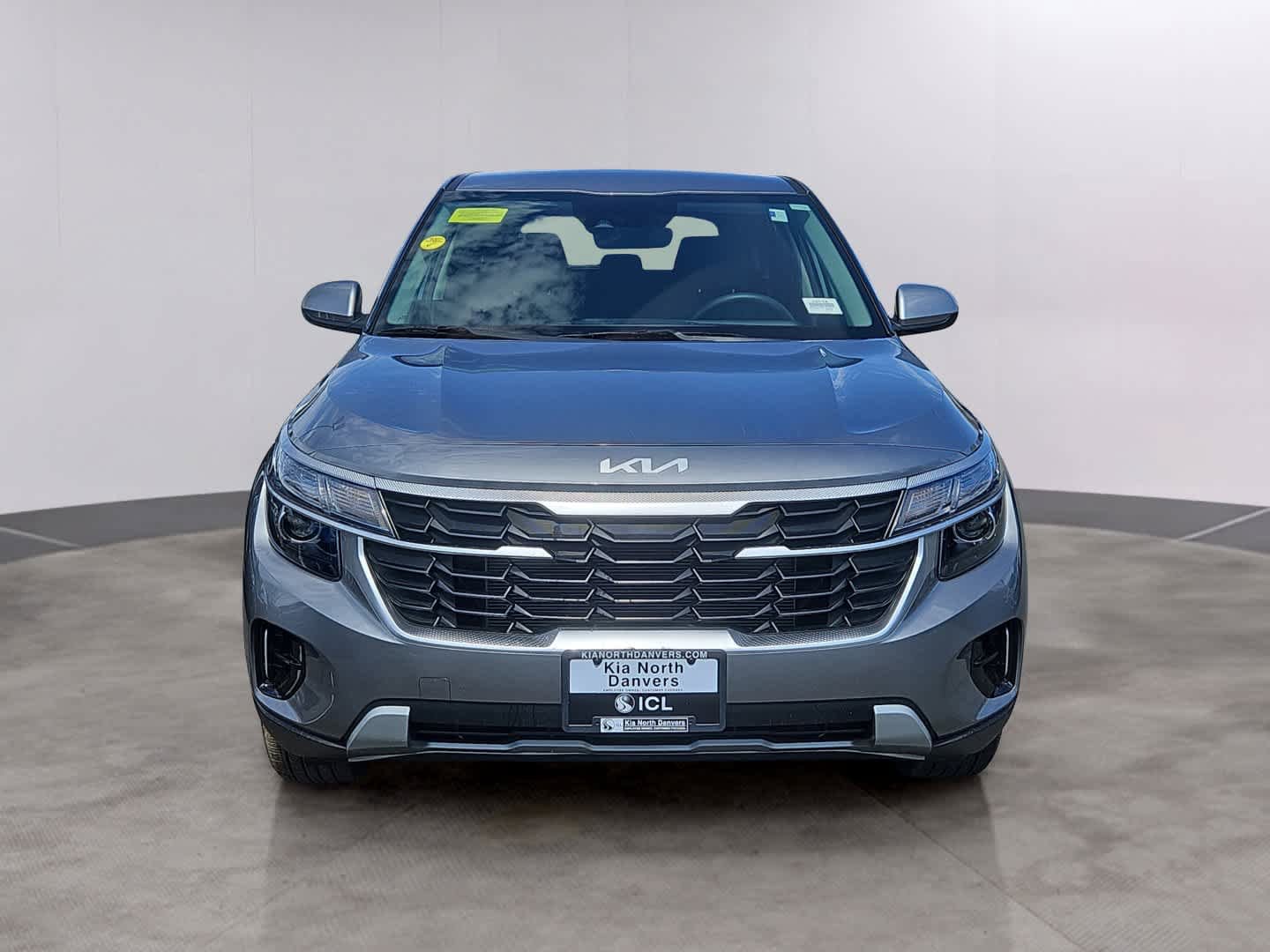 Used 2024 Kia Seltos LX AWD/4WD image 2