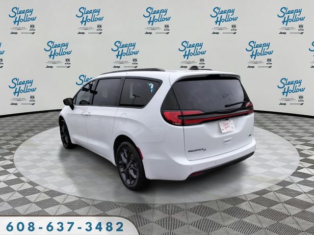 New 2026 Chrysler Pacifica Select AWD/4WD image 7