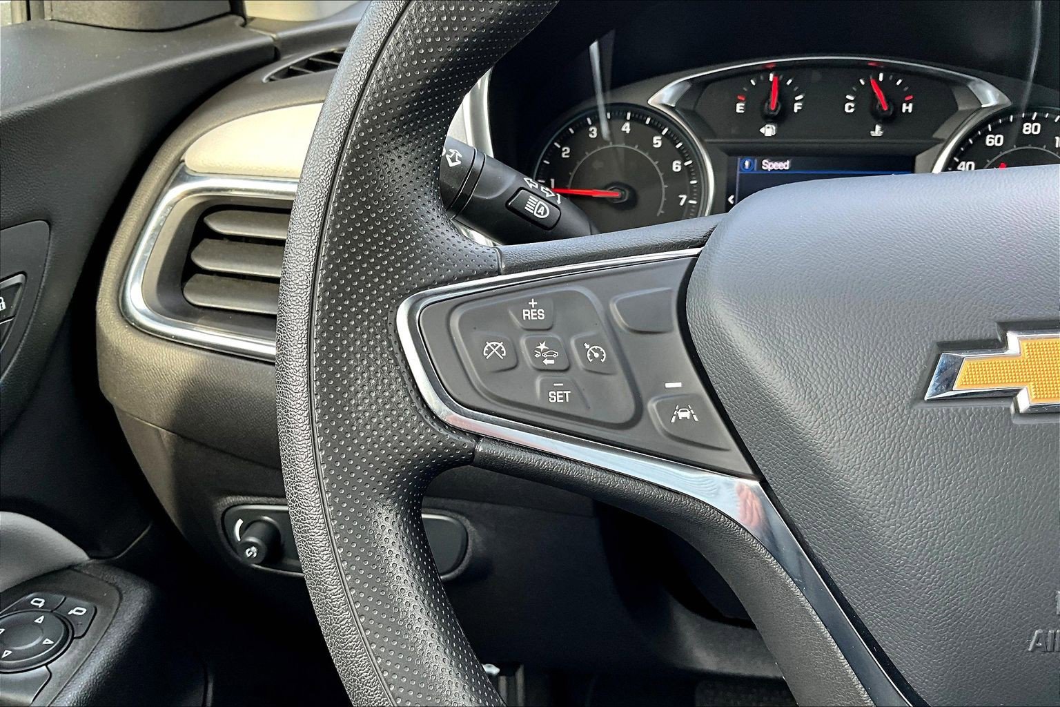 Used 2023 Chevrolet Equinox LS w/ LS Convenience Package FWD image 11