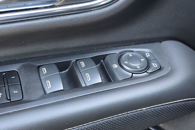 Used 2024 GMC Yukon SLT image 11