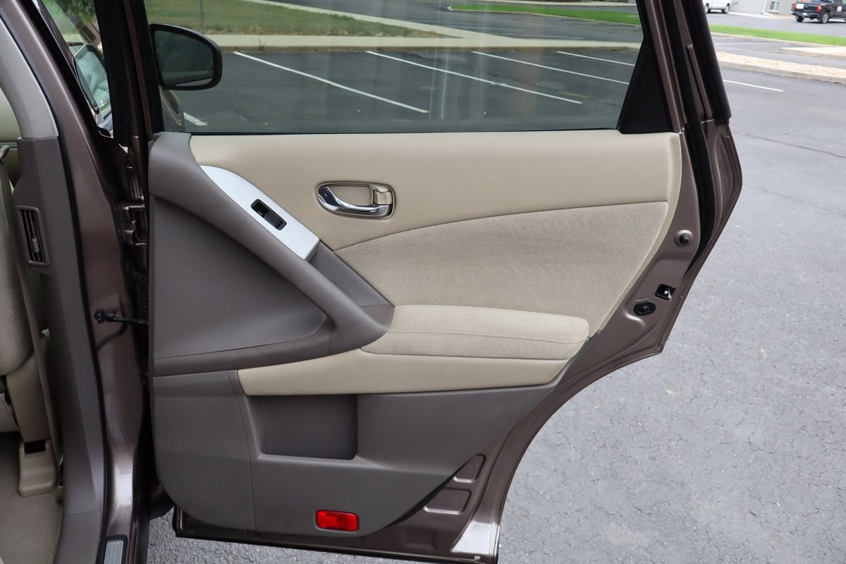 Used 2012 Nissan Murano SV AWD/4WD image 25