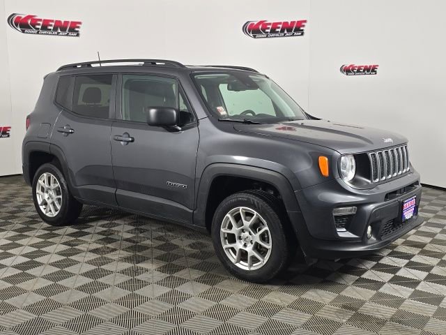 Used 2022 Jeep Renegade Latitude w/ Convenience Group image 2