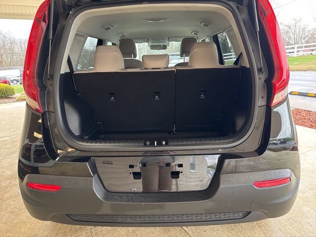 Used 2022 Kia Soul LX image 28