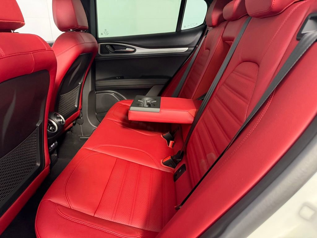 Used 2025 Alfa Romeo Stelvio Sprint w/ Veloce Package AWD/4WD image 26