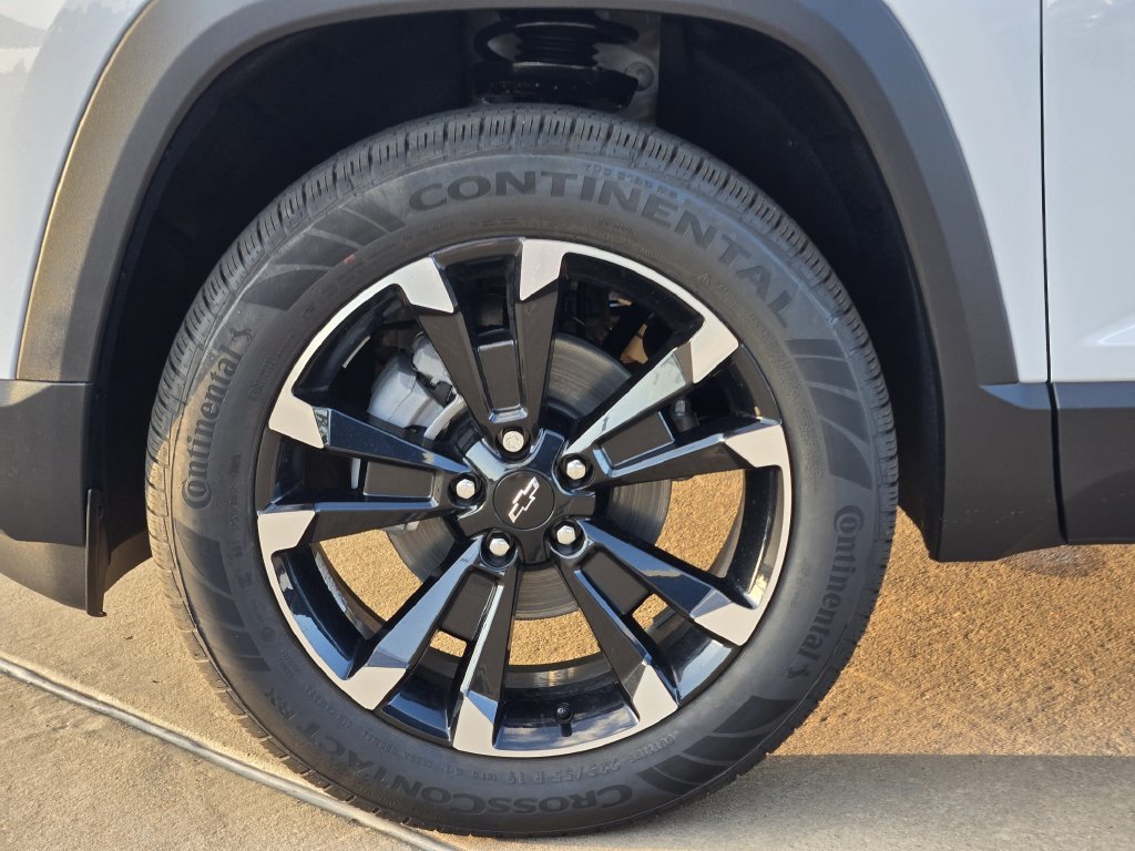 New 2027 Chevrolet Equinox RS FWD image 18