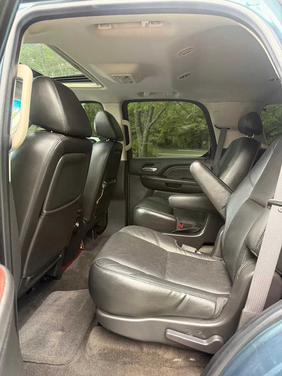 Used 2008 Cadillac Escalade AWD image 25