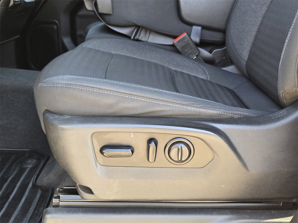 Used 2021 Chevrolet Silverado 3500 LT image 27