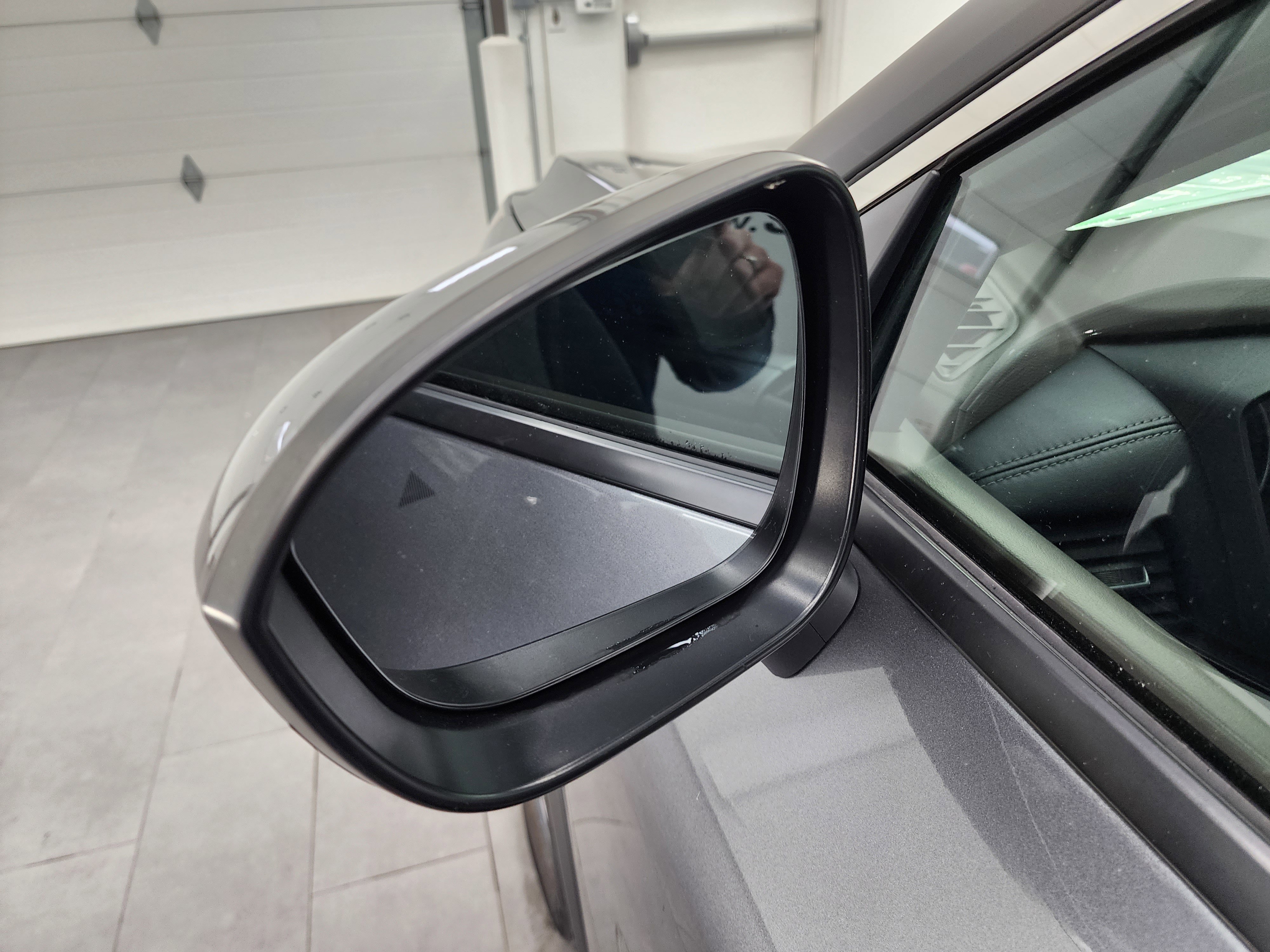 Used 2023 Nissan Rogue SV image 33