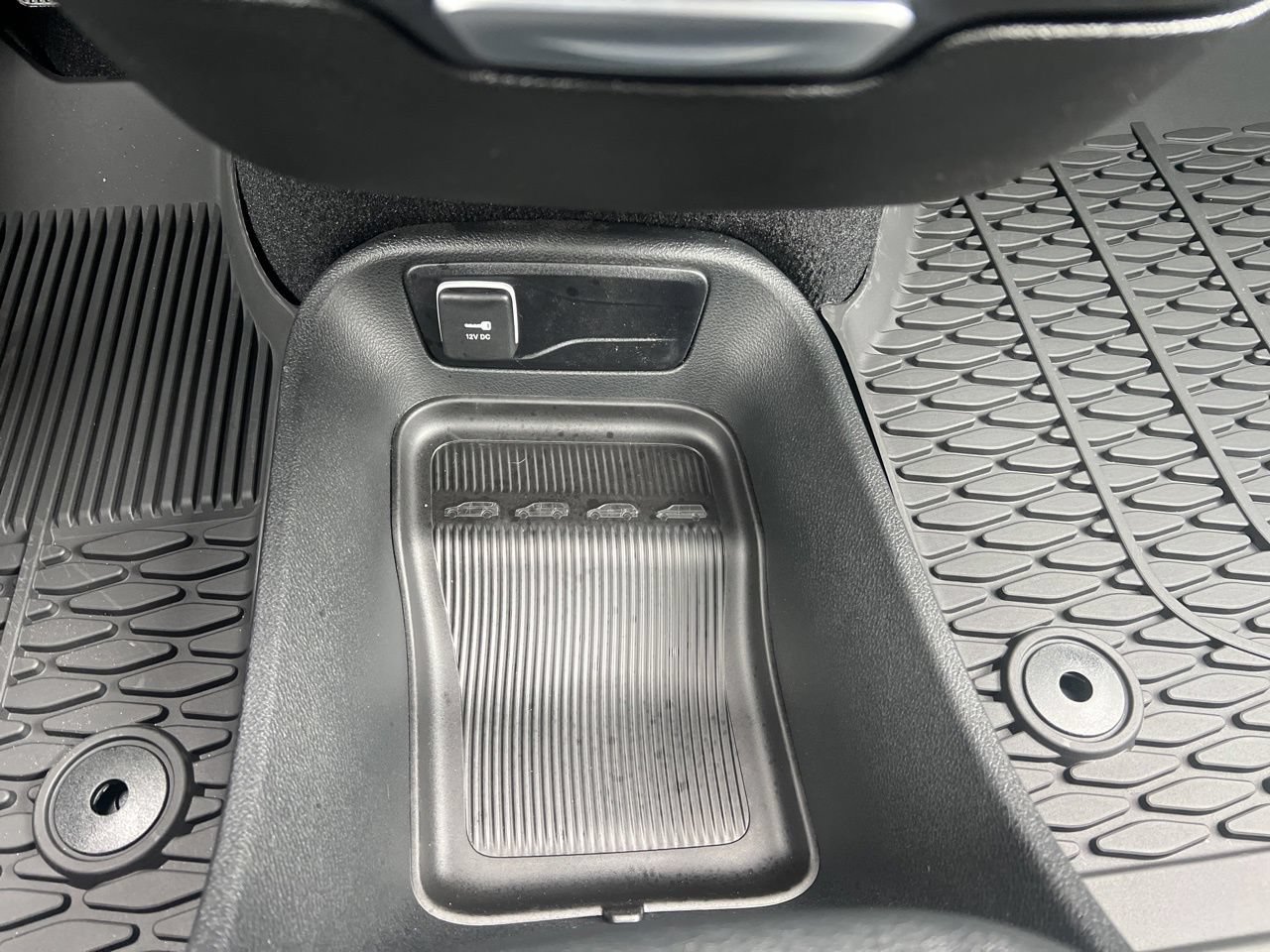 New 2026 Chrysler Pacifica Select w/ S Appearance Package FWD image 30