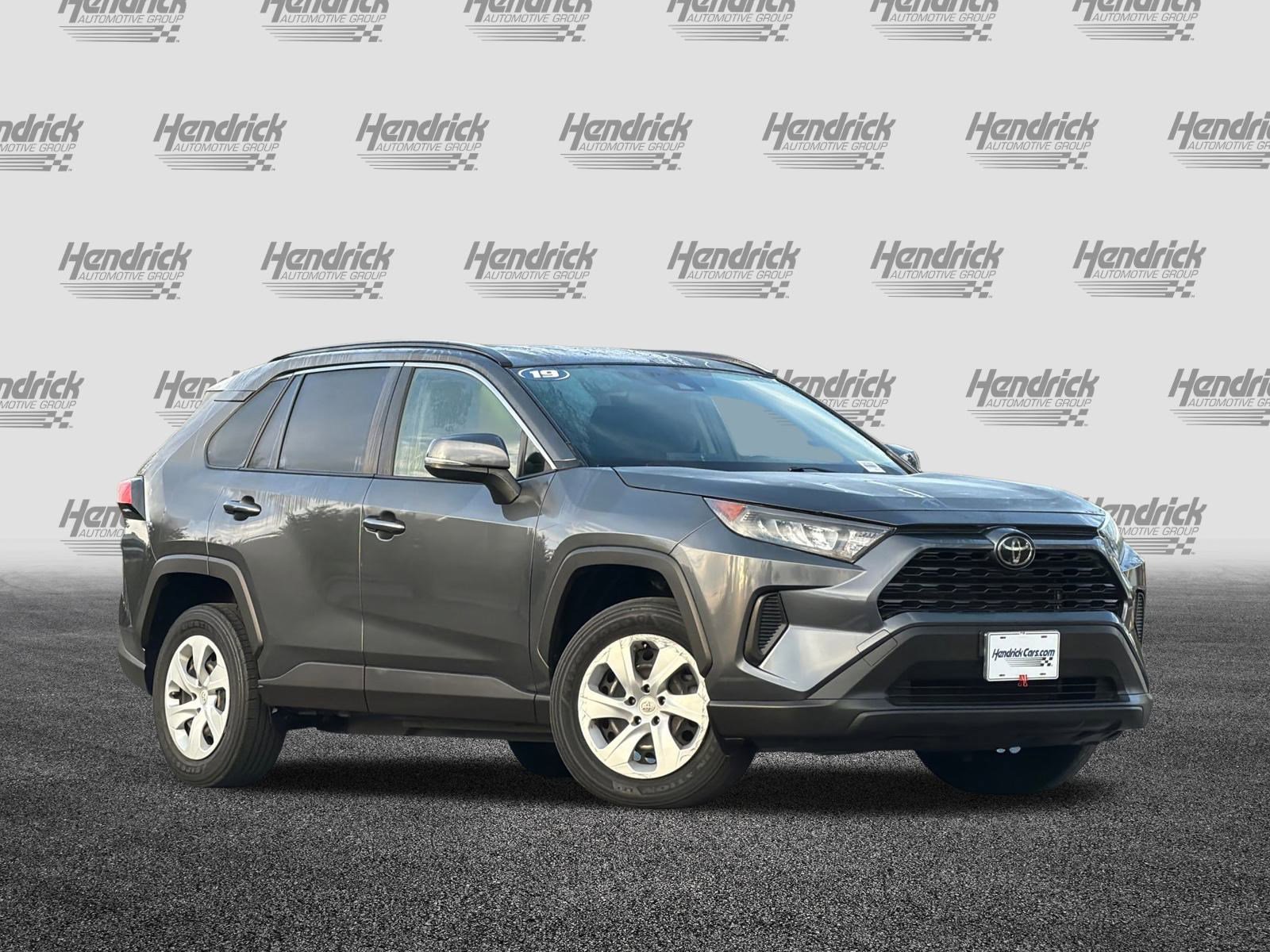 Used 2019 Toyota RAV4 LE video 2