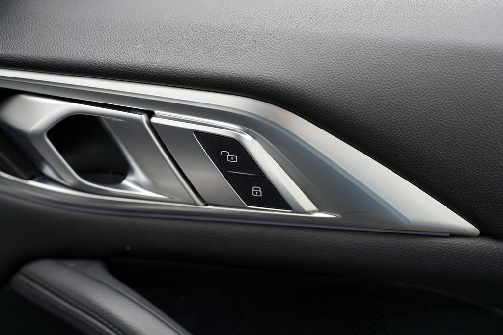 Used 2021 BMW 430i Convertible w/ Premium Package image 32