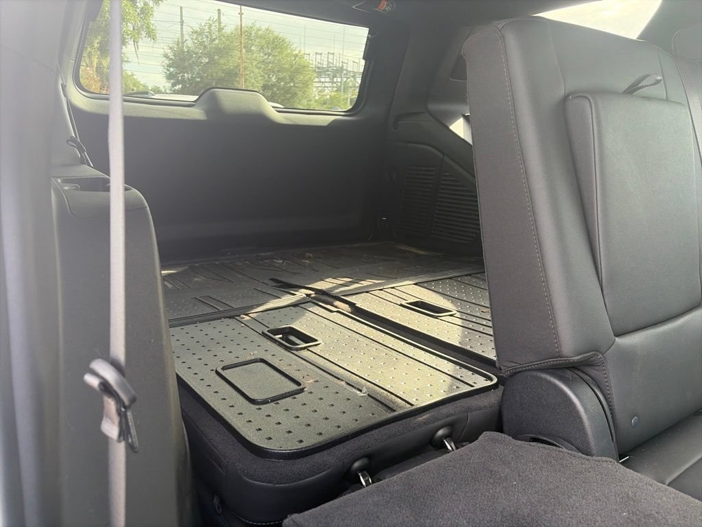 Used 2025 Chevrolet Tahoe LT RWD image 14