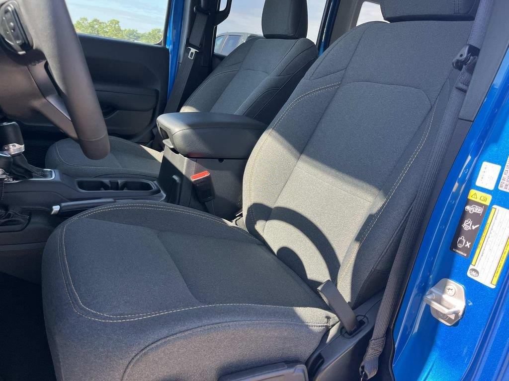 Used 2026 Jeep Wrangler Unlimited Sport AWD/4WD image 32