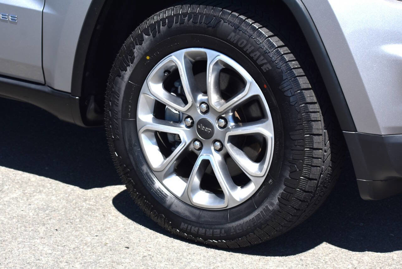 Used 2015 Jeep Grand Cherokee Limited w/ Luxury Group II AWD/4WD image 19