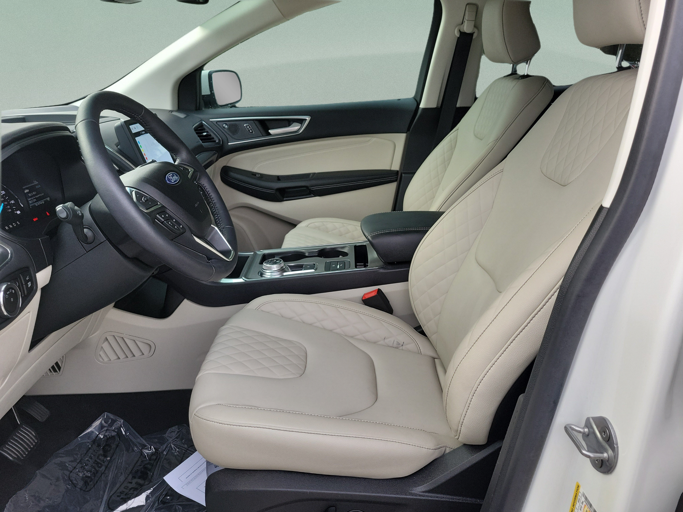 Used 2023 Ford Edge Titanium AWD/4WD image 17