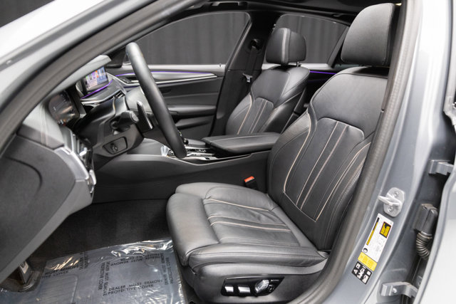Used 2023 BMW M550i xDrive w/ Executive Package image 42