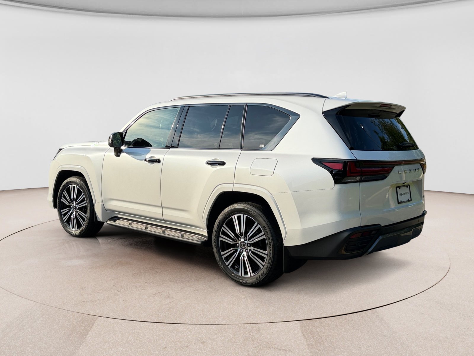 Used 2024 Lexus LX 600 4WD w/ Appearance Package image 3