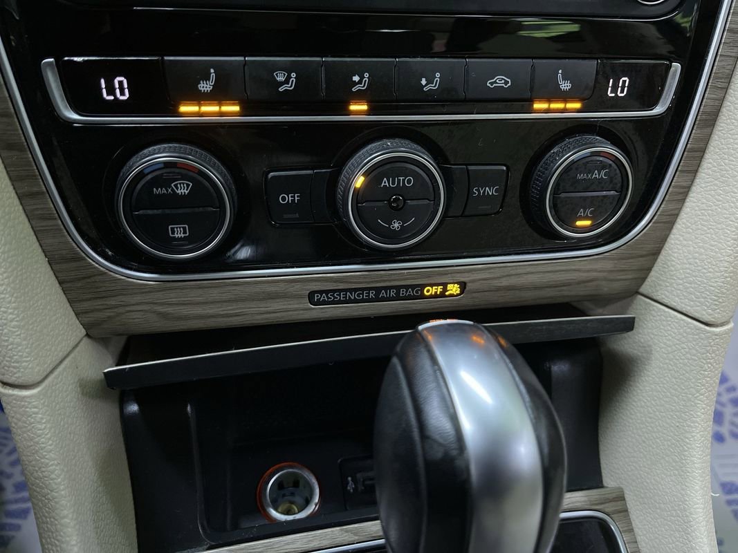 Used 2018 Volkswagen Passat 2.0T SE image 24