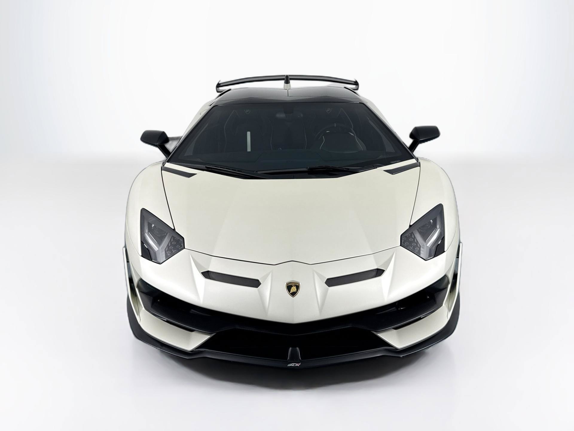 Used 2020 Lamborghini Aventador SVJ AWD/4WD image 4