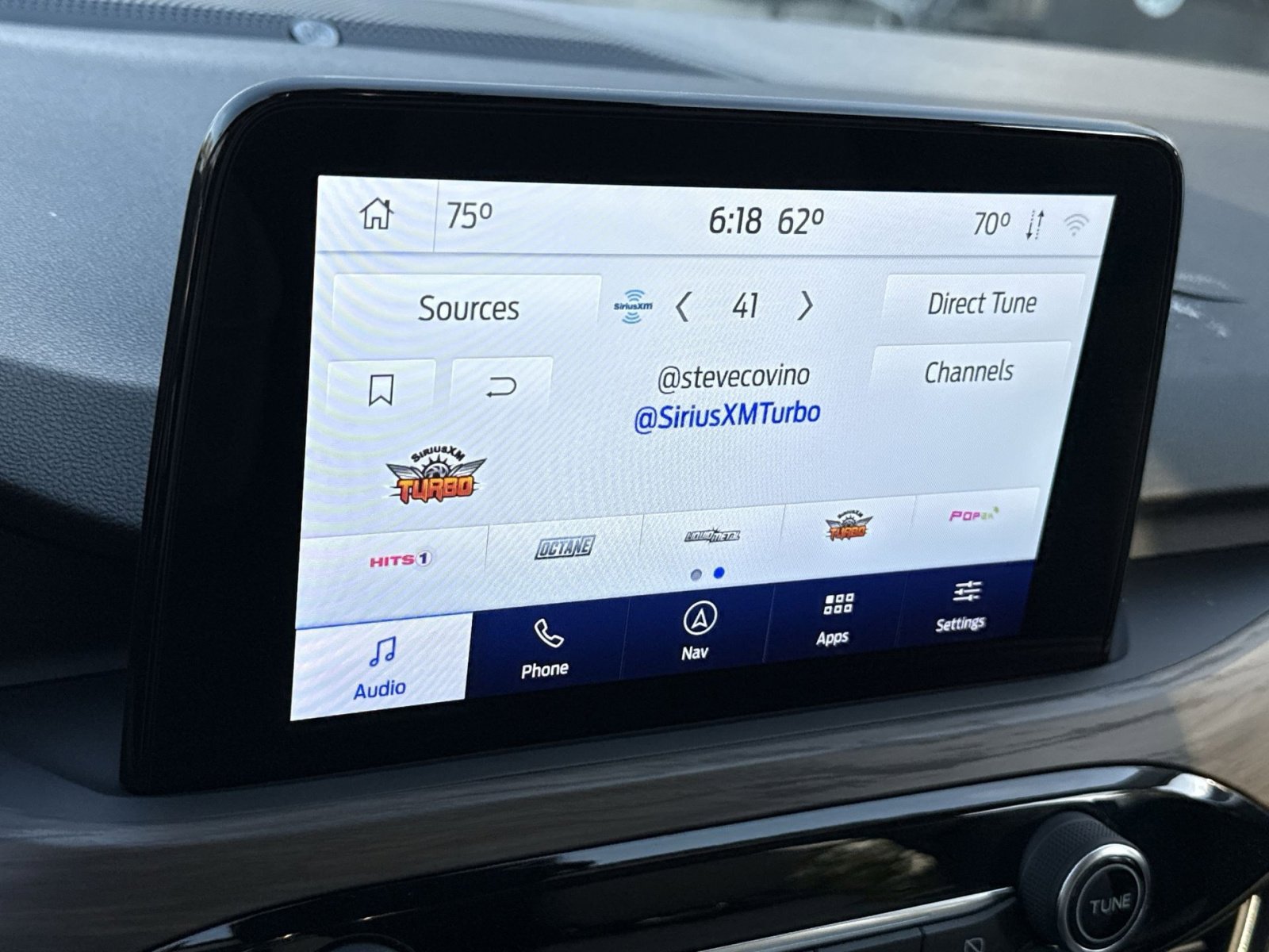 Used 2020 Ford Escape Titanium image 18