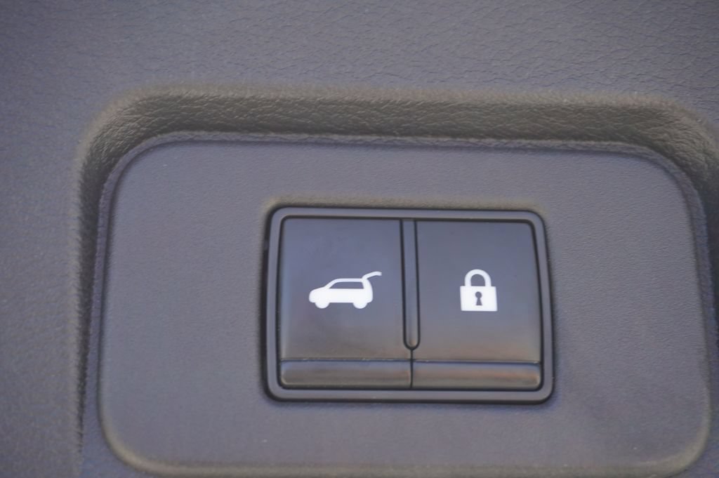 Used 2021 Nissan Rogue Platinum FWD image 10