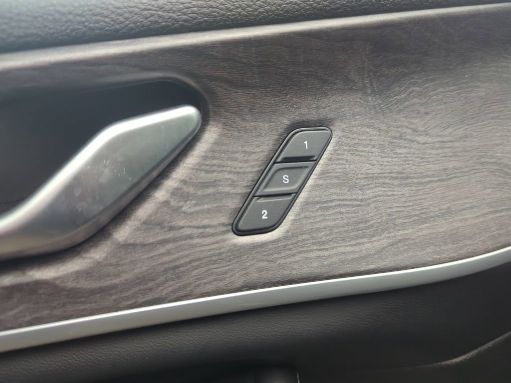 Used 2024 Jeep Grand Cherokee Limited image 29