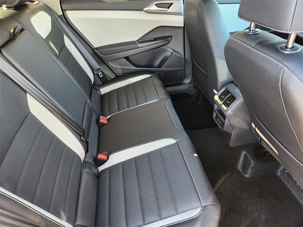 New 2026 Volkswagen Taos SEL image 22