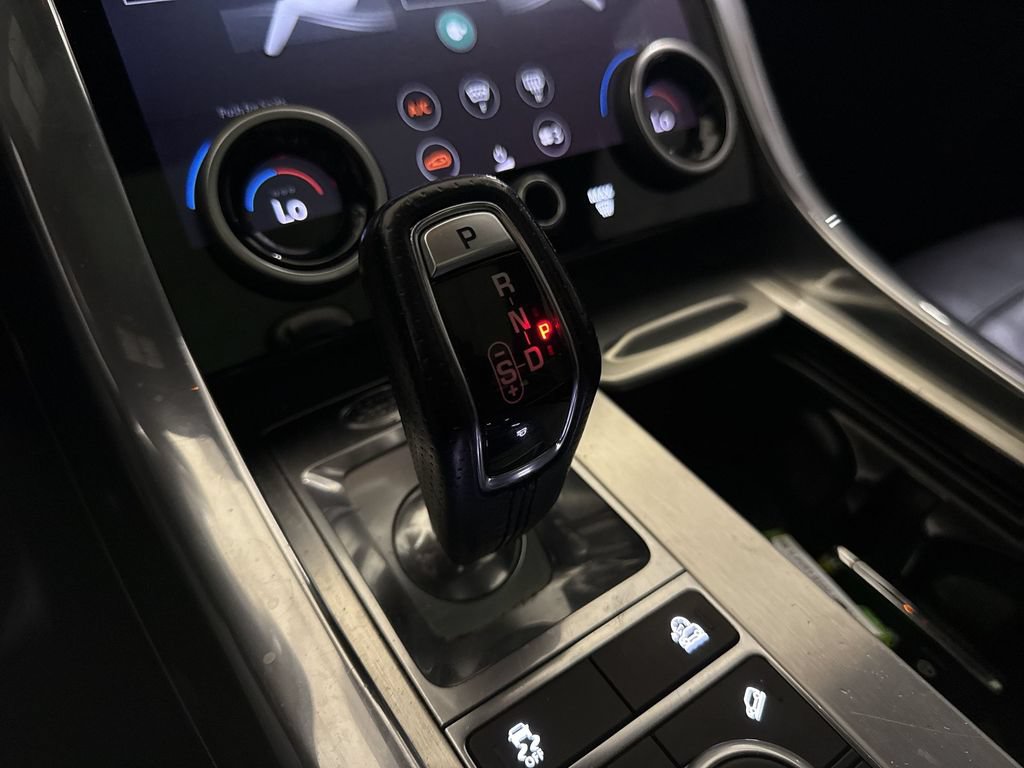 Used 2018 Land Rover Range Rover Sport SVR AWD/4WD image 18