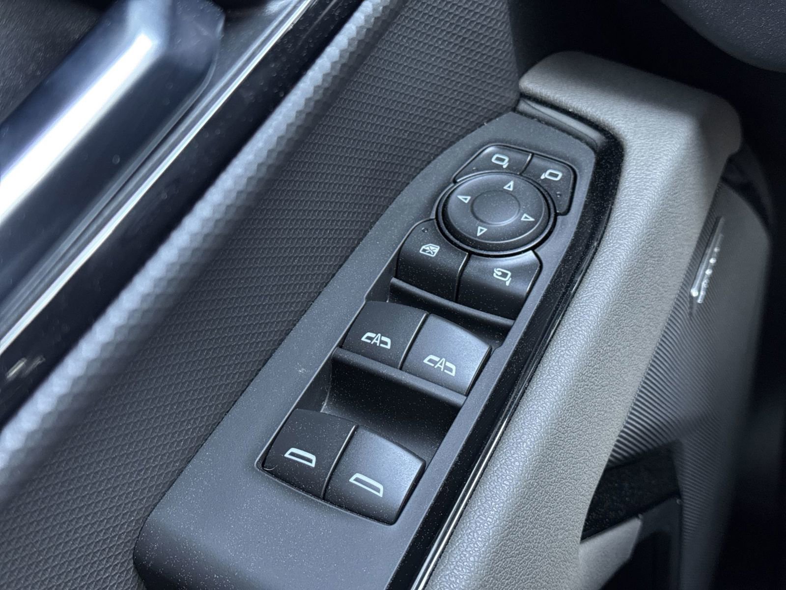 Certified 2025 Chevrolet Silverado 1500 ZR2 w/ Technology Package image 15