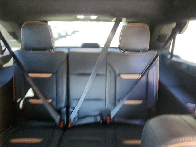Used 2024 GMC Yukon AT4 w/ Technology Package image 23
