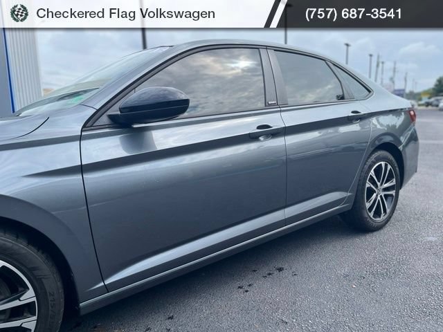 Used 2024 Volkswagen Jetta Sport FWD image 3