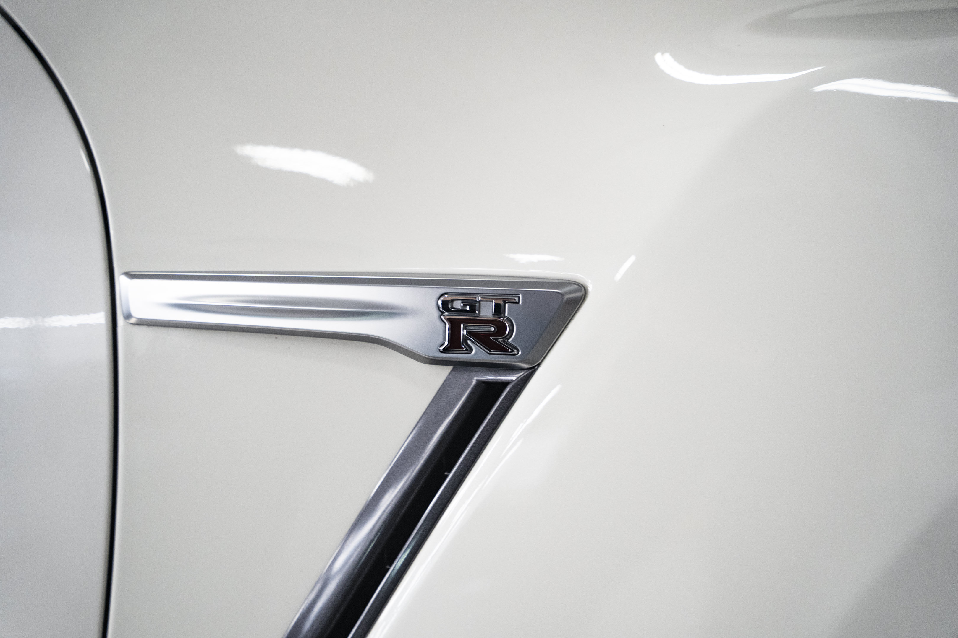 Used 2024 Nissan GT-R NISMO w/ Floor Mat Package AWD/4WD image 9