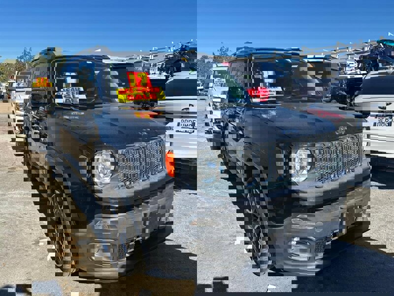 Used 2017 Jeep Renegade Latitude image 5