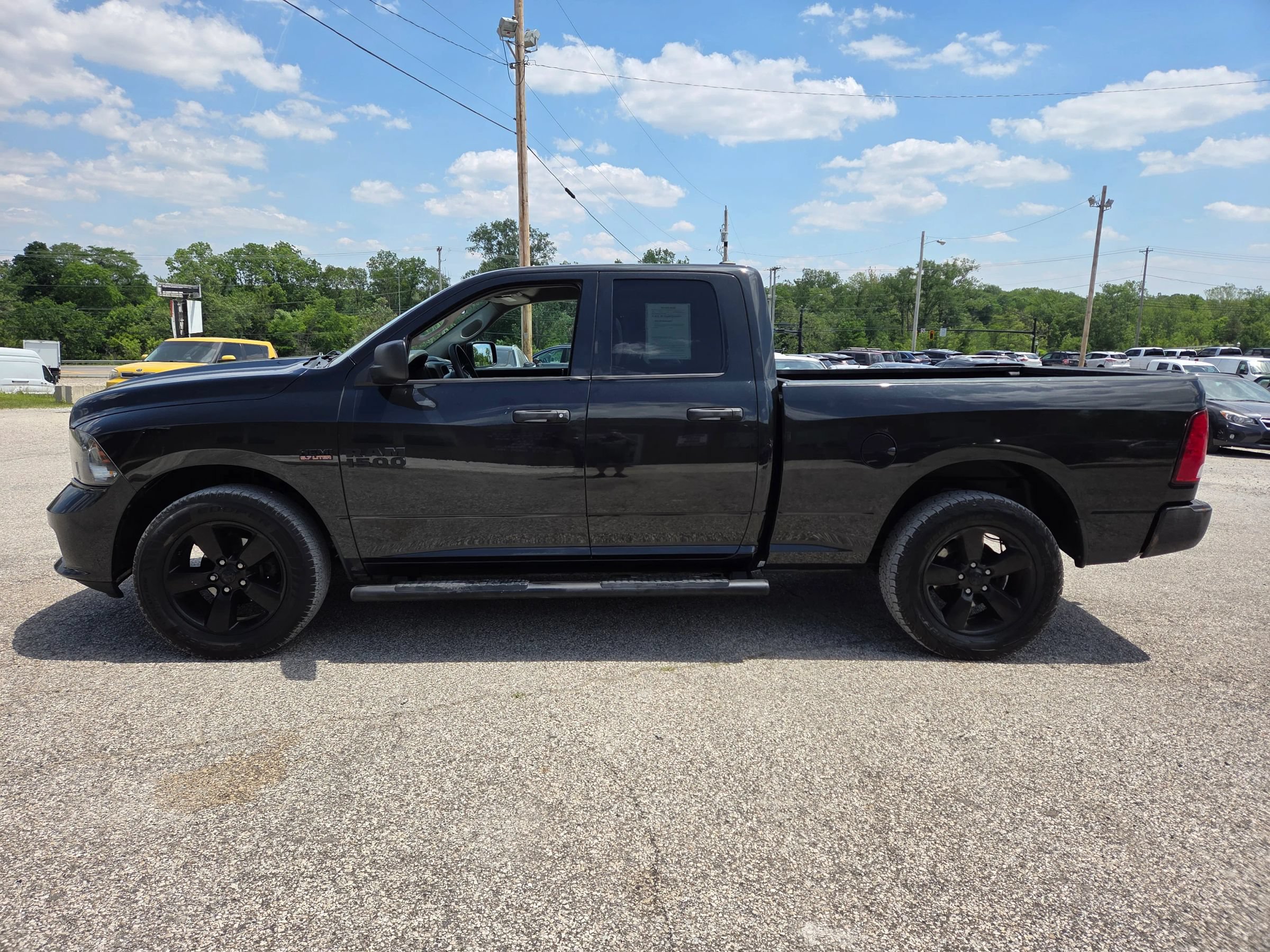 Used 2018 RAM 1500 Express w/ Black Ram 1500 Express Group AWD/4WD image 1