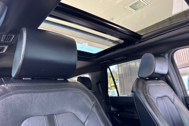 Used 2019 Ford Expedition Limited w/ Special Edition Package AWD/4WD image 19
