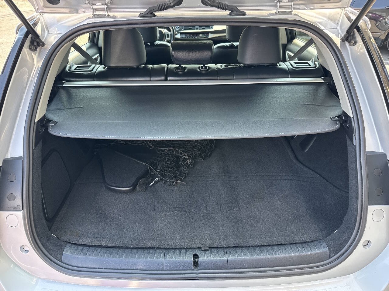 Used 2011 Lexus CT 200h Premium w/ Leather Pkg FWD image 7
