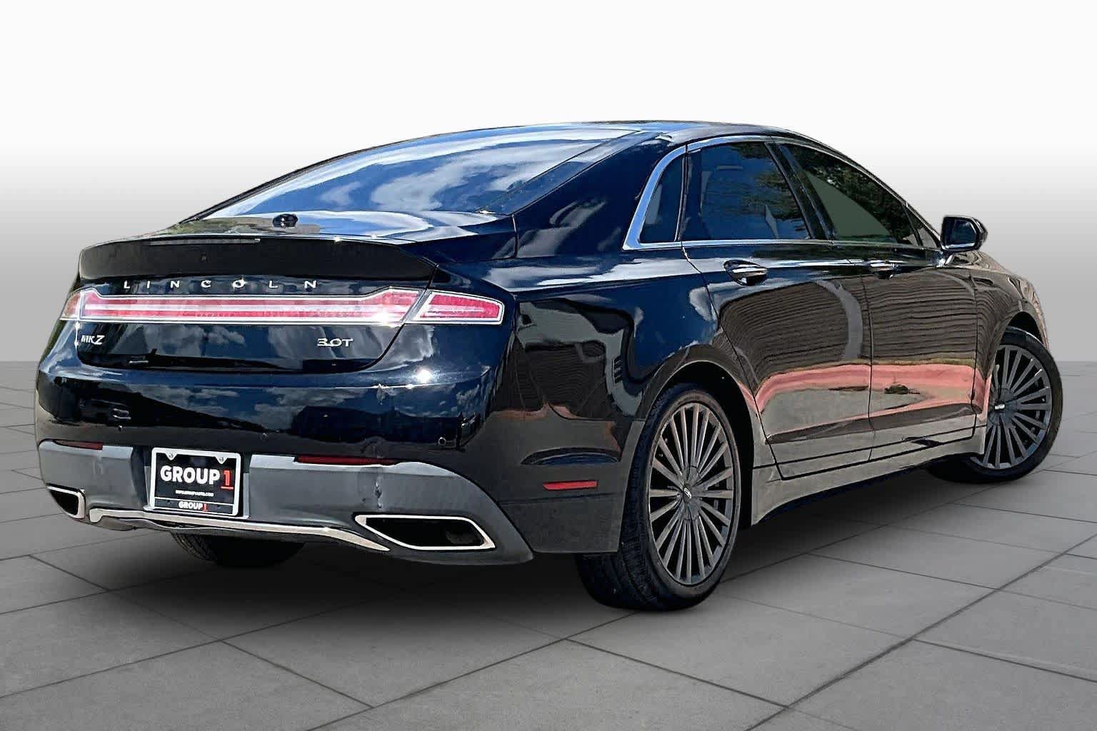 Used 2017 Lincoln MKZ Reserve FWD image 13