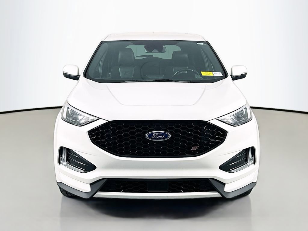 Used 2022 Ford Edge ST image 2