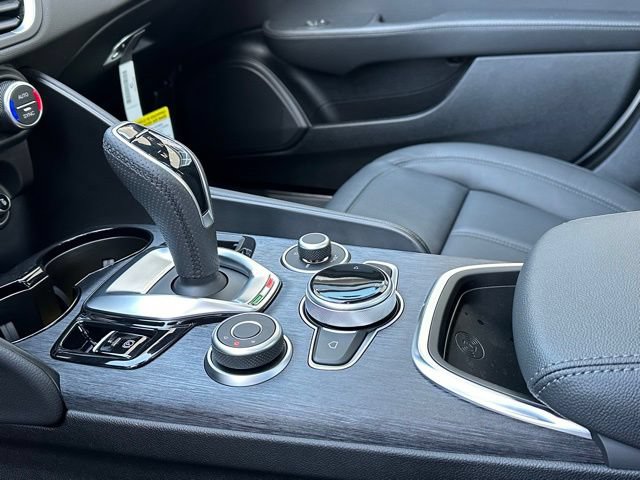 Used 2024 Alfa Romeo Giulia Sprint RWD image 7