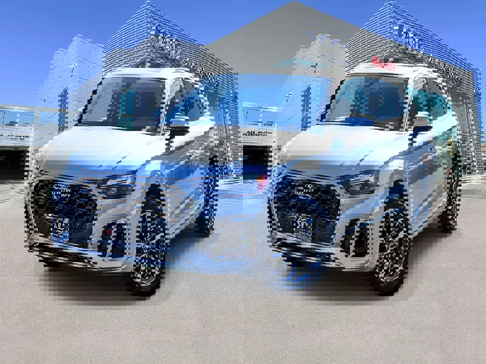 Used 2023 Audi Q5 2.0T Premium w/ Convenience Package image 1