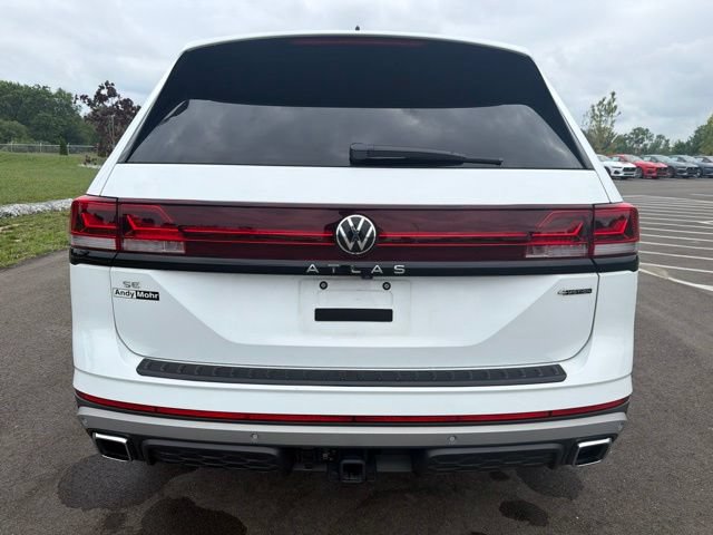 Used 2024 Volkswagen Atlas Peak Edition SE AWD/4WD image 10