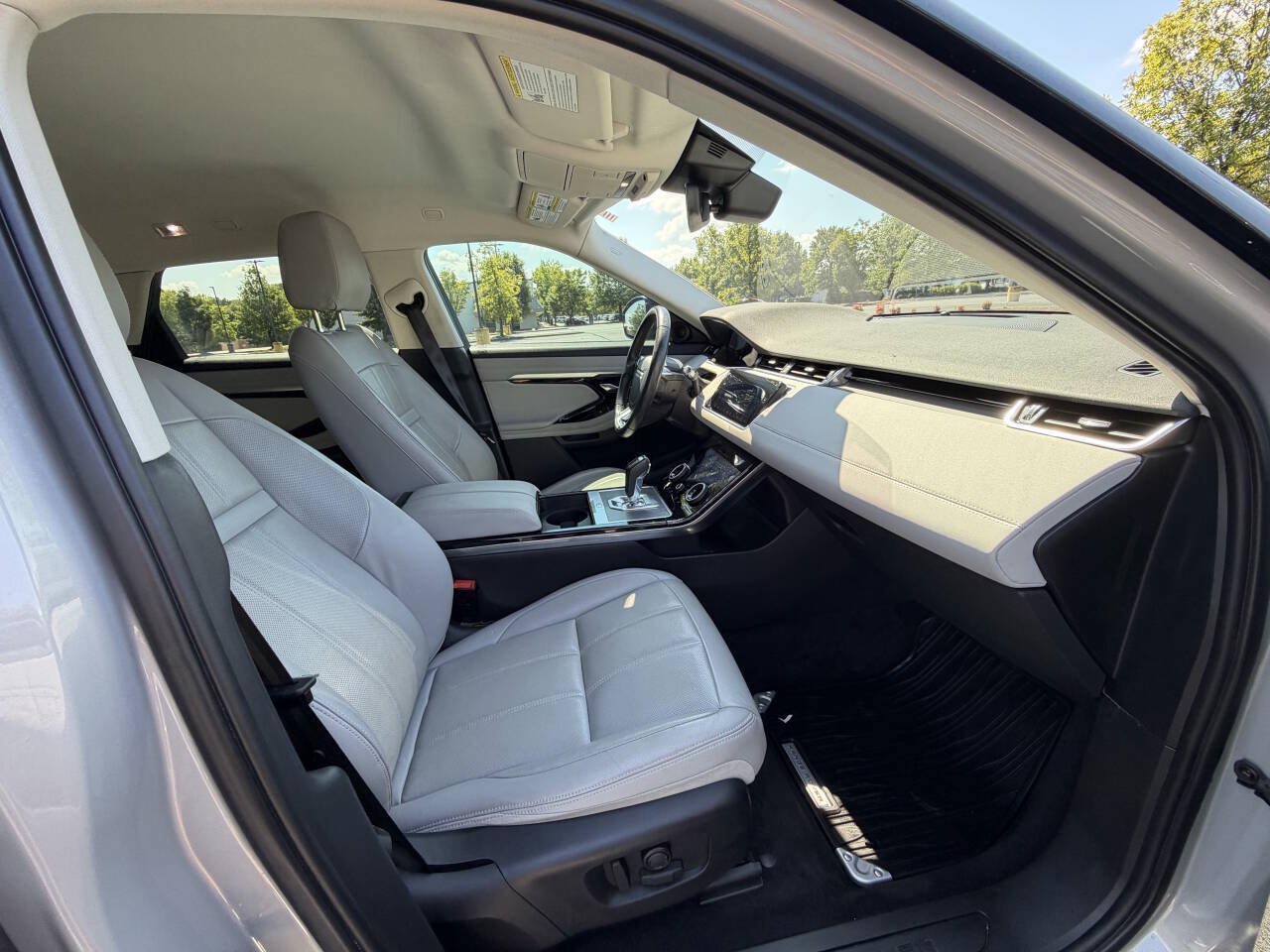Used 2020 Land Rover Range Rover Evoque SE AWD/4WD image 15