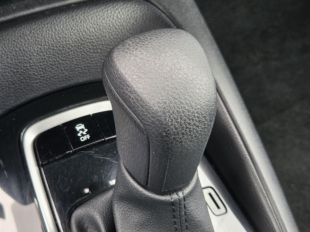 Used 2025 Toyota Corolla LE FWD image 20