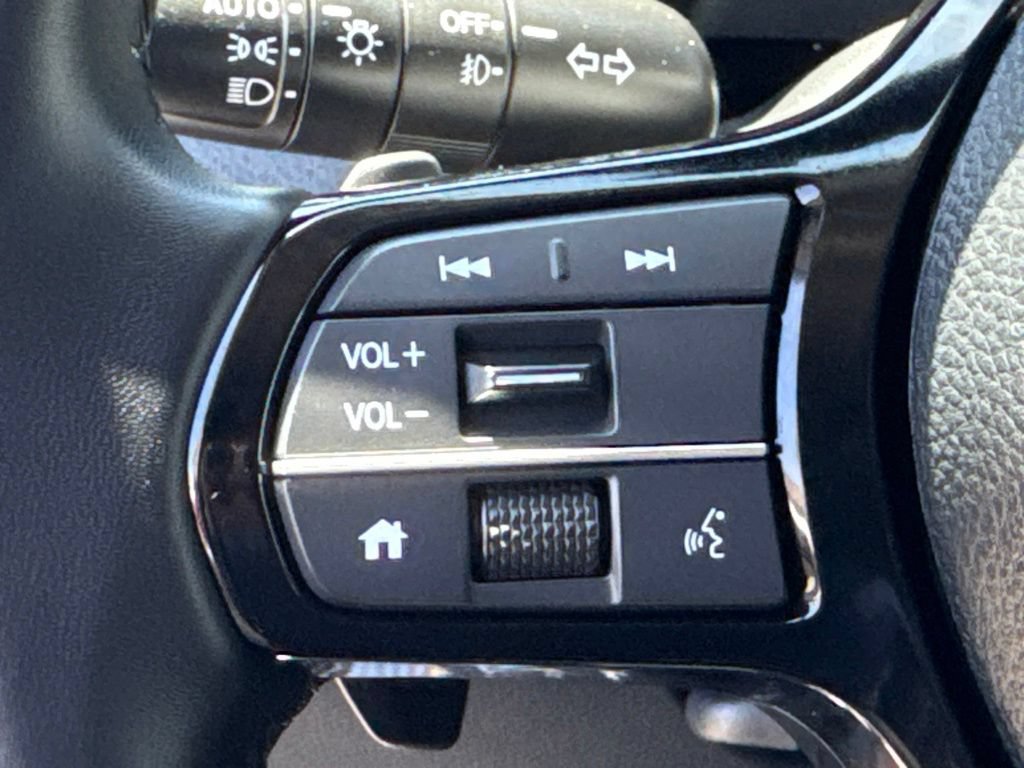 Used 2025 Honda Pilot EX-L image 30