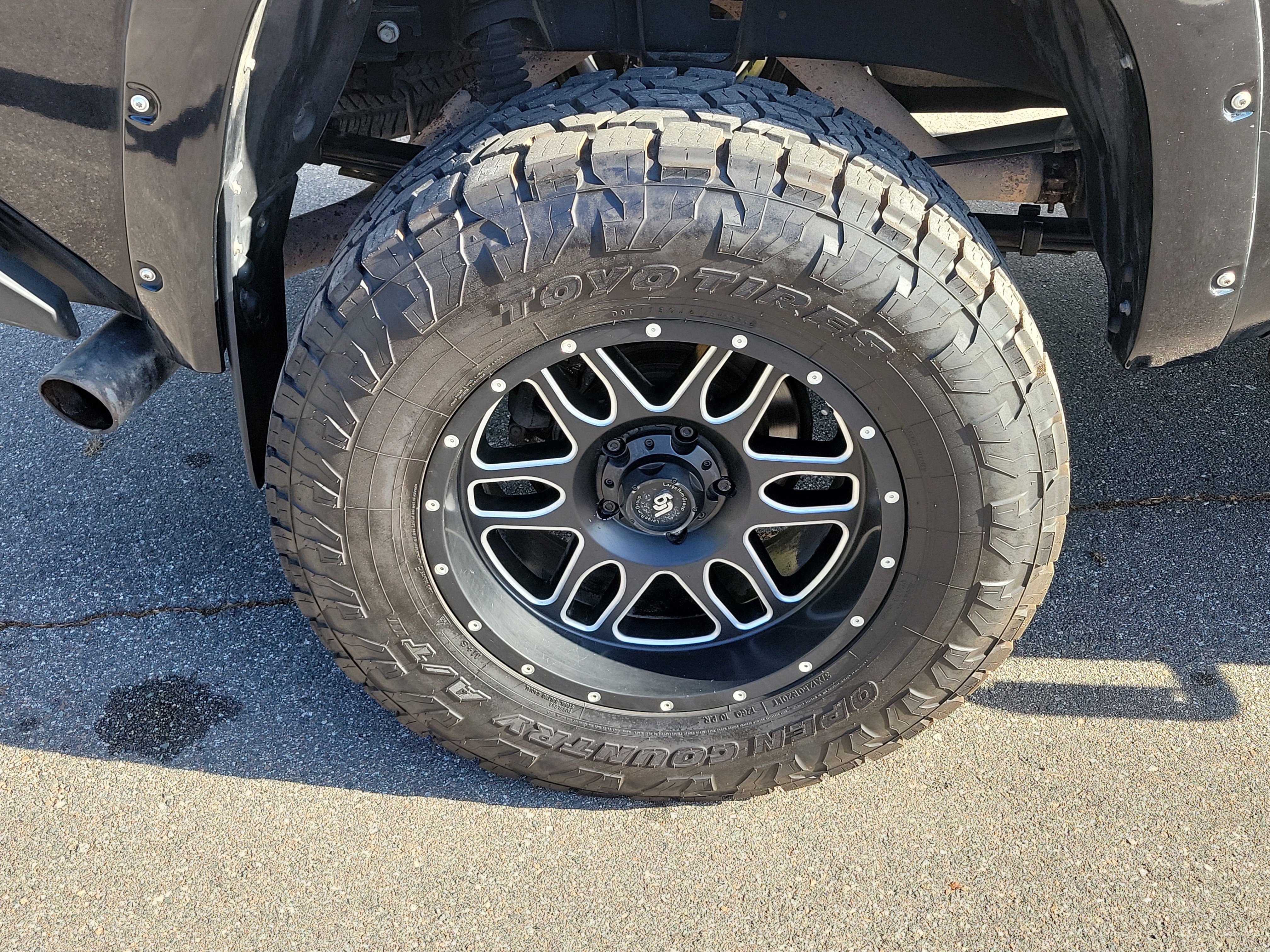 Used 2018 Toyota Tundra SR5 w/ SR5 Upgrade Package image 37