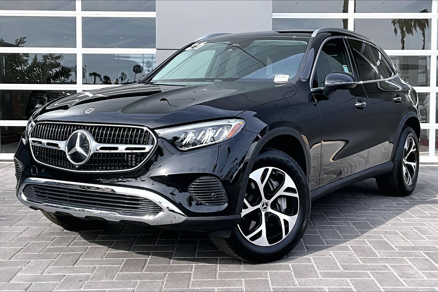 Used 2025 Mercedes-Benz GLC 350e 4MATIC image 1