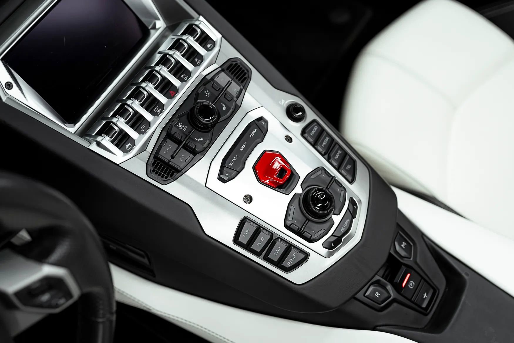 Used 2016 Lamborghini Aventador LP 700-4 image 28