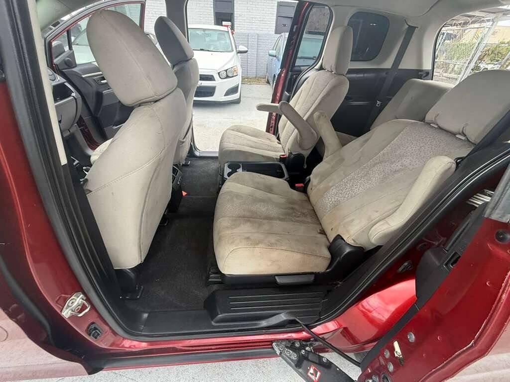 Used 2012 MAZDA MAZDA5 Sport FWD image 13