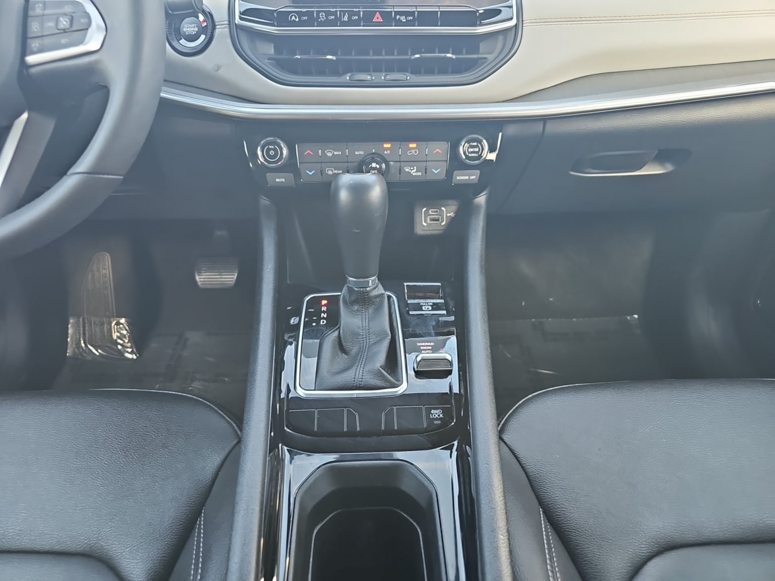 Used 2025 Jeep Compass Limited AWD/4WD image 15
