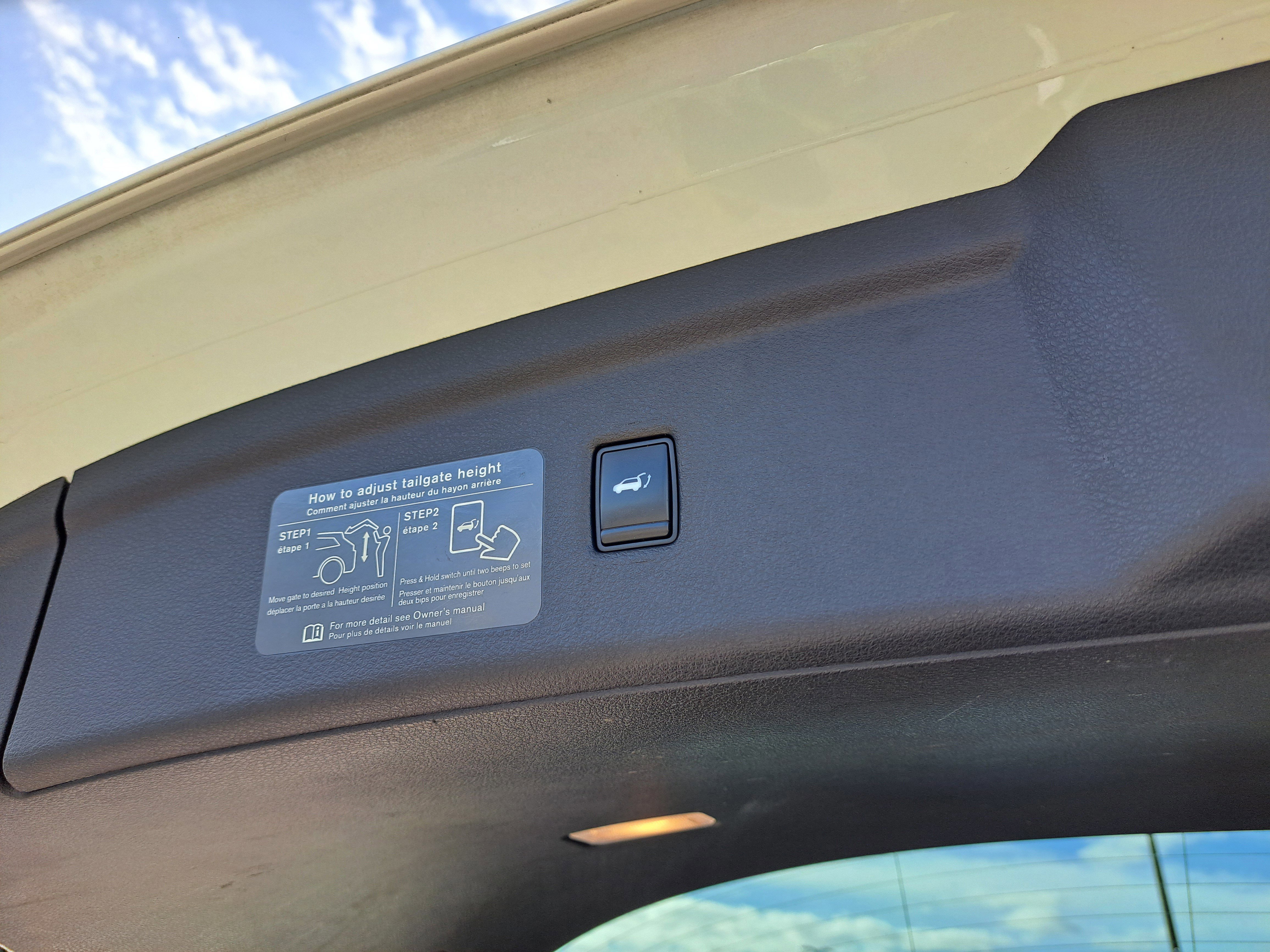 Used 2020 INFINITI QX50 Luxe w/ Navigation Package image 6